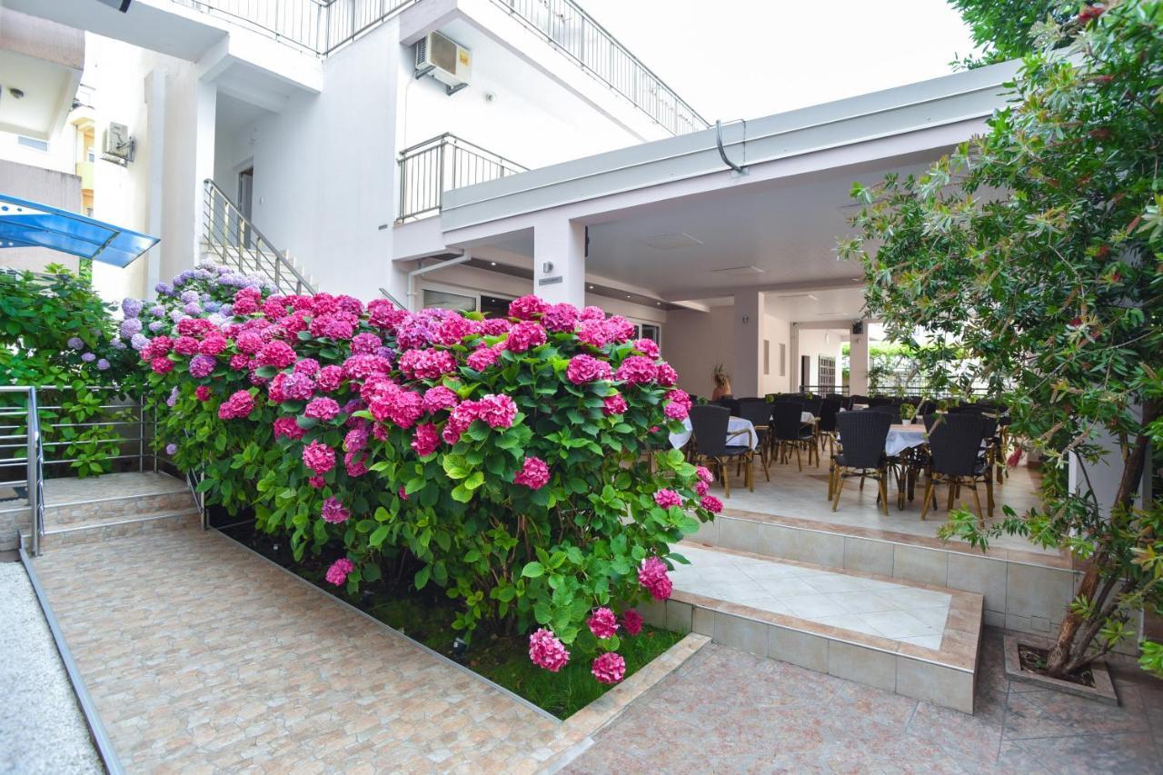 Hotel Suzana Budva Exterior foto