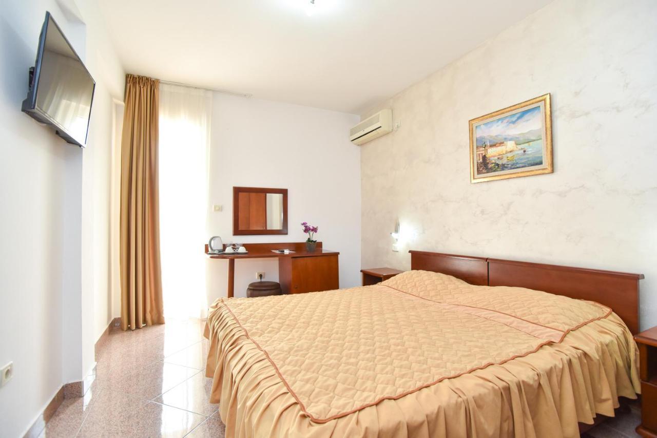 Hotel Suzana Budva Exterior foto
